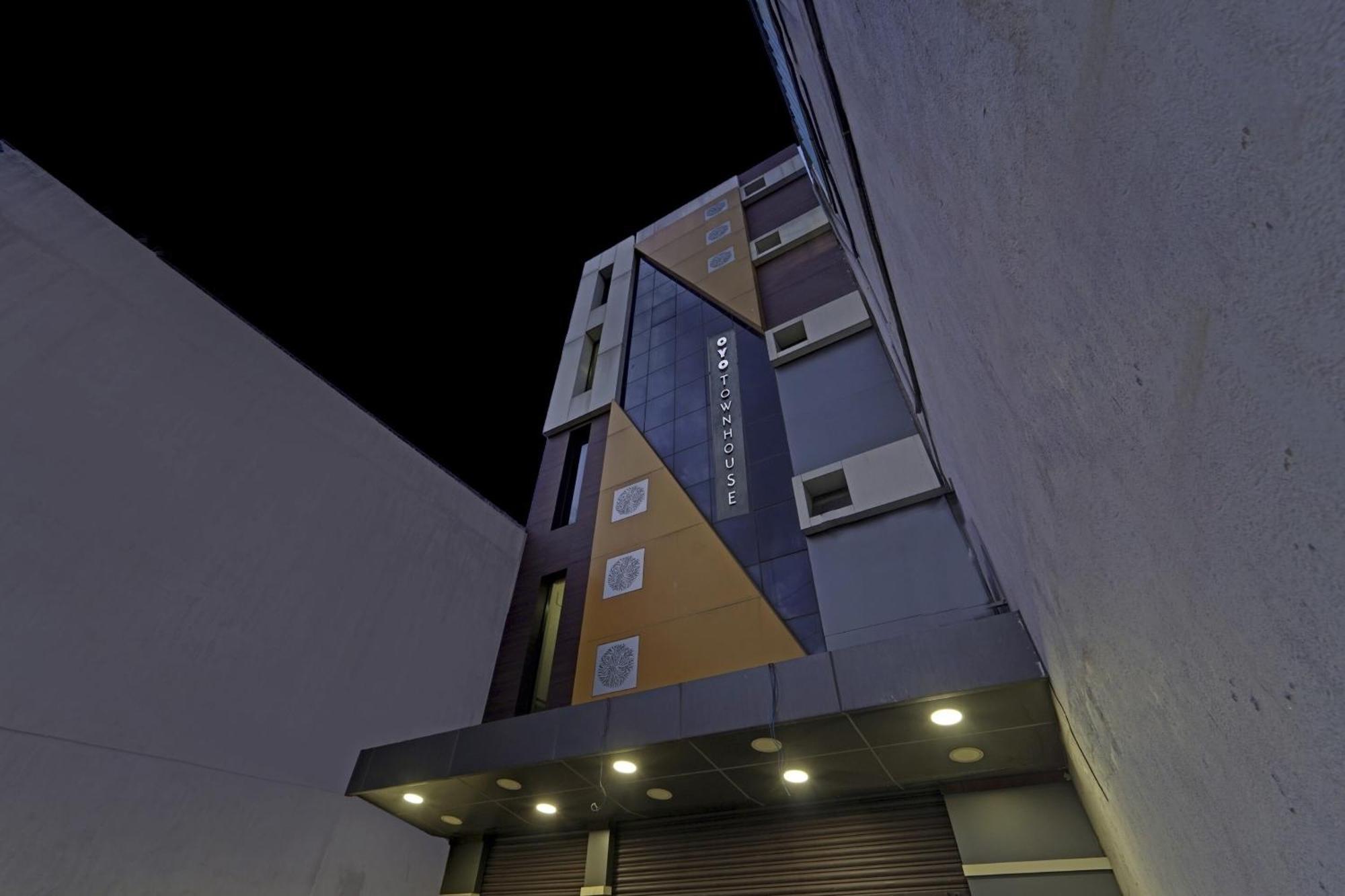 Townhouse 1096 Hotel Redfox Nungambakkam Chennai Eksteriør billede